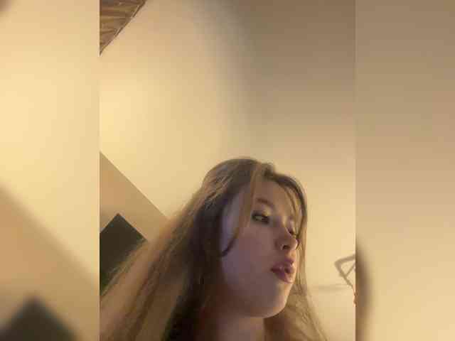 YourLadyyy webcam