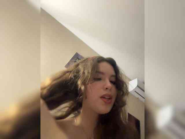 YourLadyyy webcam