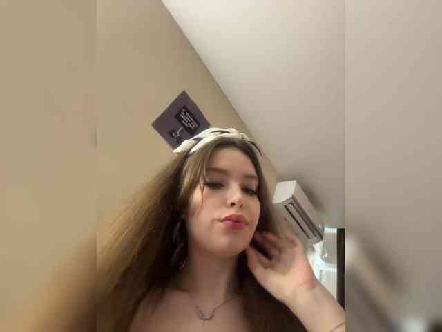 YourLadyyy webcam
