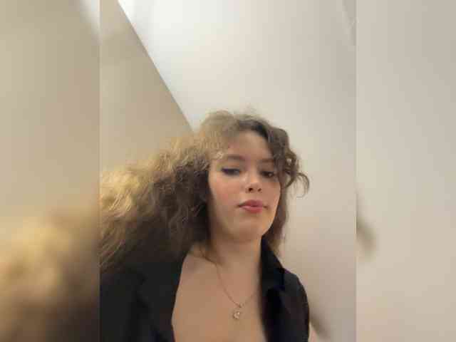 YourLadyyy webcam