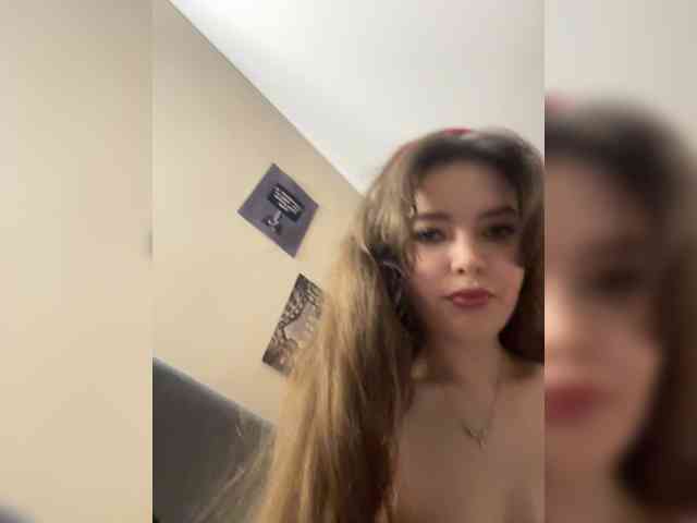 YourLadyyy webcam