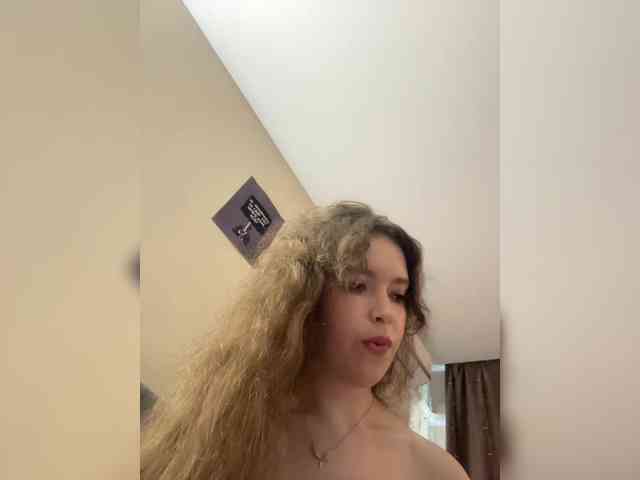 YourLadyyy webcam