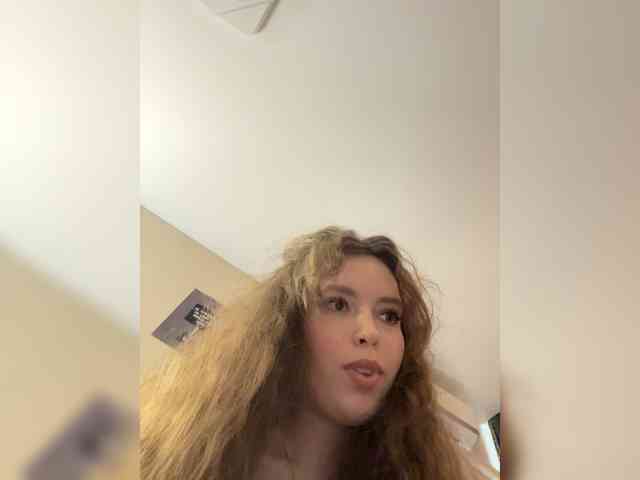 YourLadyyy webcam