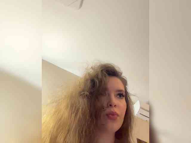 YourLadyyy webcam
