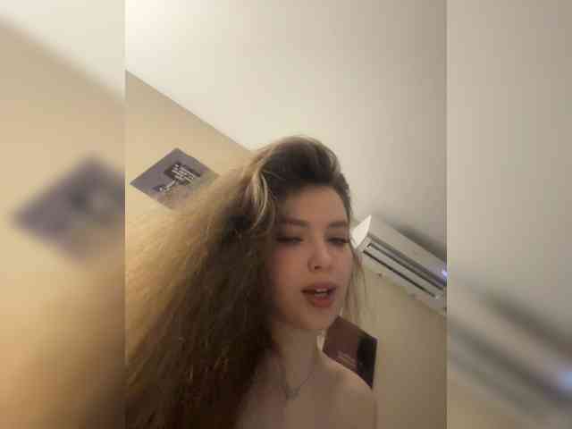 YourLadyyy webcam