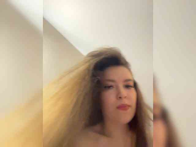 YourLadyyy webcam