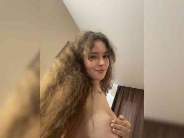 YourLadyyy webcam