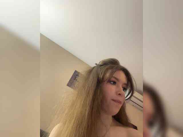 YourLadyyy webcam