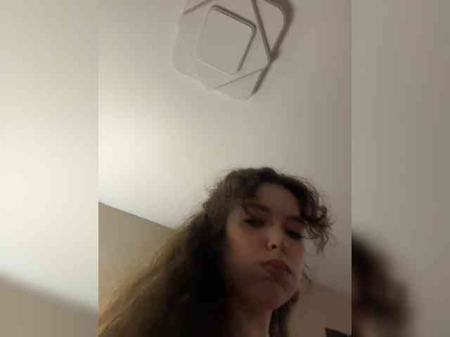 YourLadyyy webcam