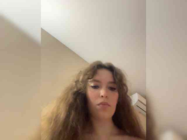 YourLadyyy webcam