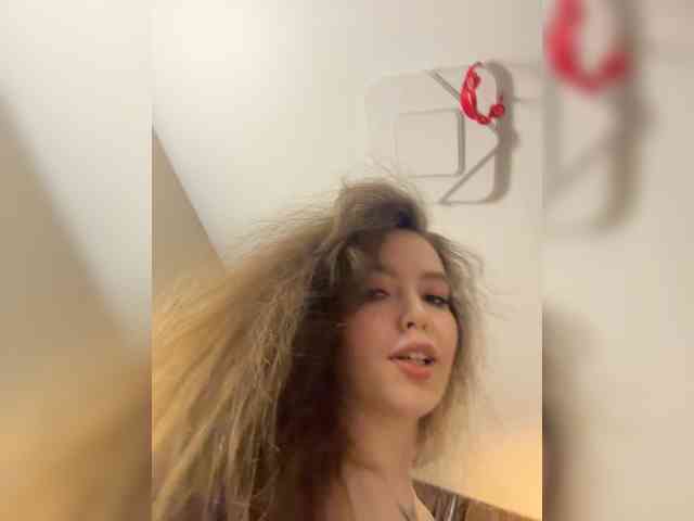 YourLadyyy webcam