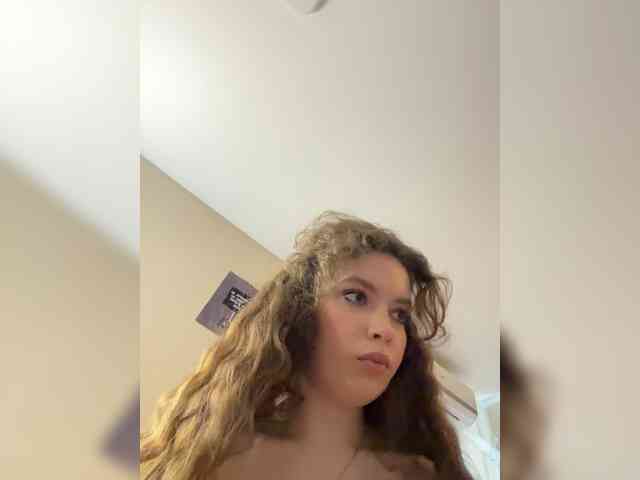 YourLadyyy webcam
