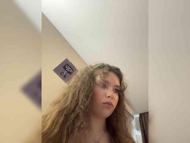 YourLadyyy webcam