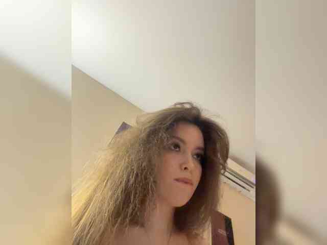 YourLadyyy webcam