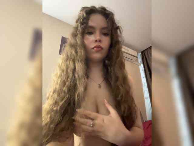 YourLadyyy webcam