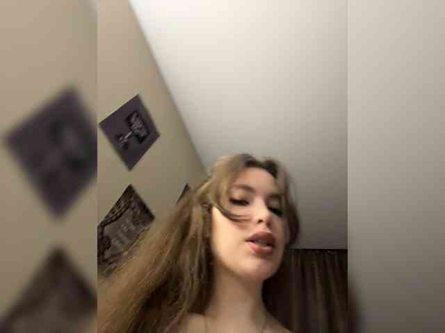 YourLadyyy webcam