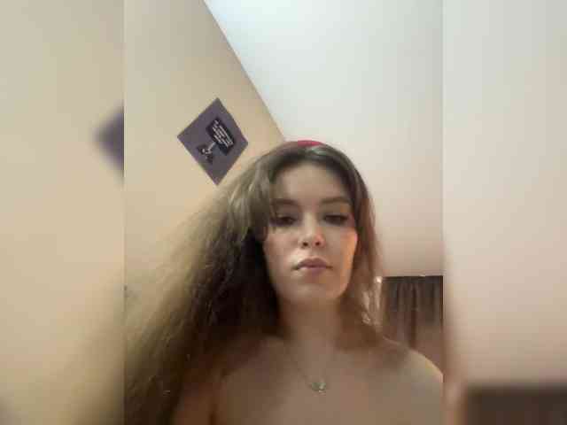 YourLadyyy webcam