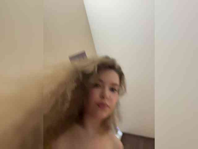 YourLadyyy webcam