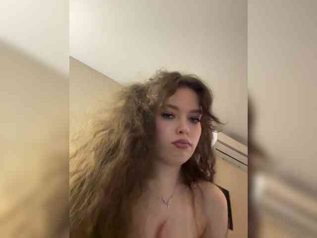 YourLadyyy webcam
