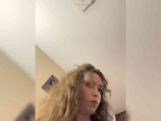 YourLadyyy webcam