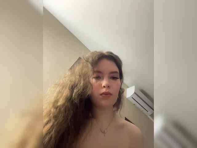 YourLadyyy webcam