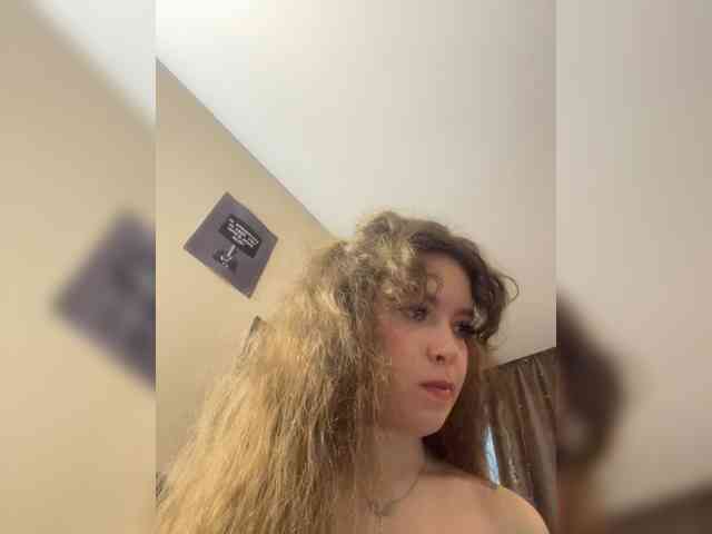 YourLadyyy webcam
