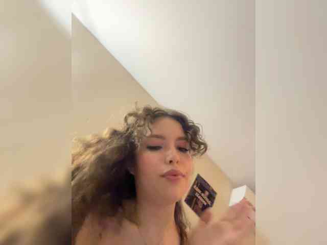 YourLadyyy webcam