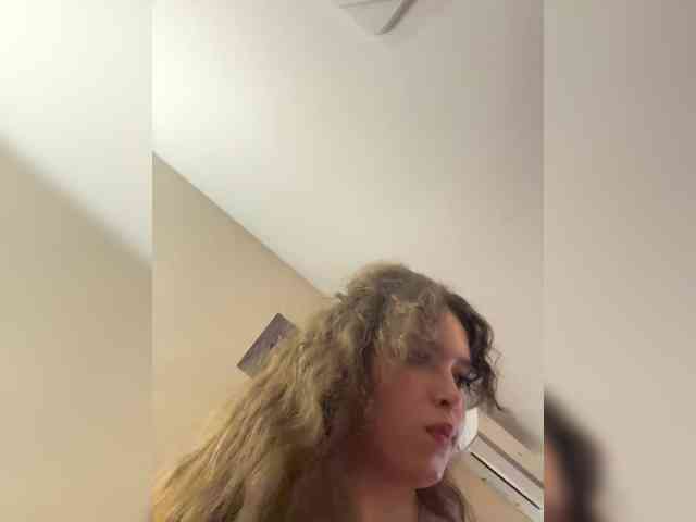 YourLadyyy webcam