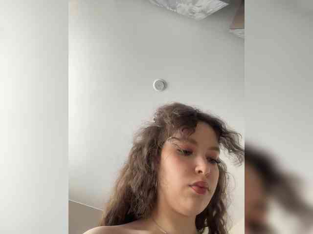 YourLadyyy webcam