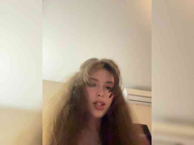 YourLadyyy webcam