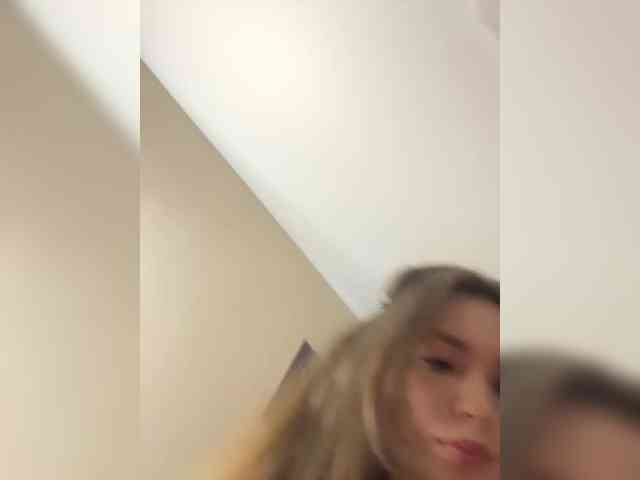 YourLadyyy webcam