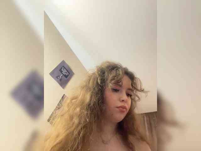 YourLadyyy webcam