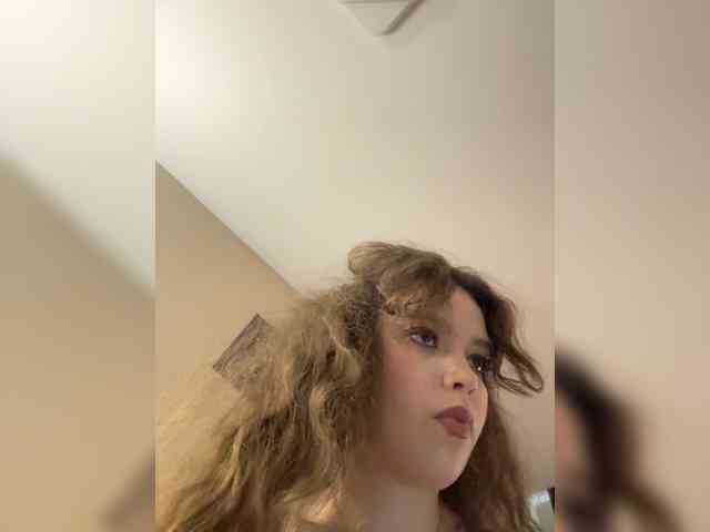 YourLadyyy webcam