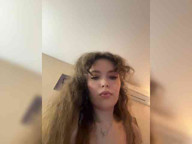 YourLadyyy webcam