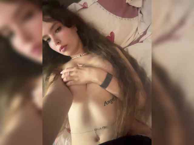 YourLadyyy webcam