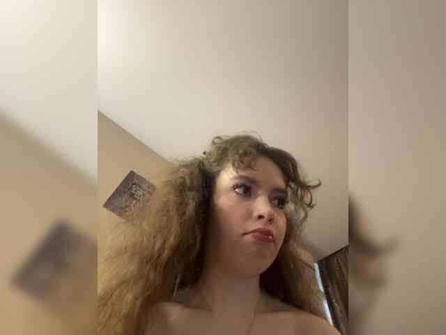 YourLadyyy webcam