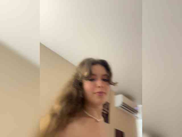 YourLadyyy webcam