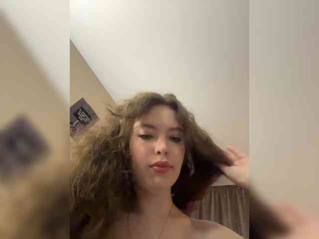 YourLadyyy webcam