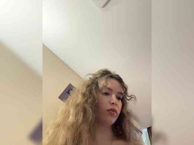 YourLadyyy webcam