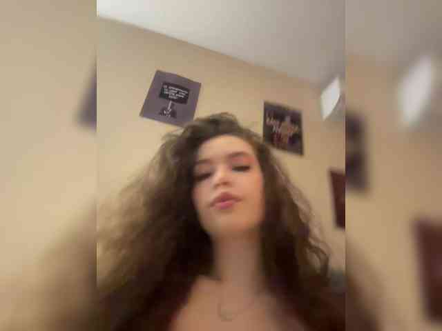 YourLadyyy webcam