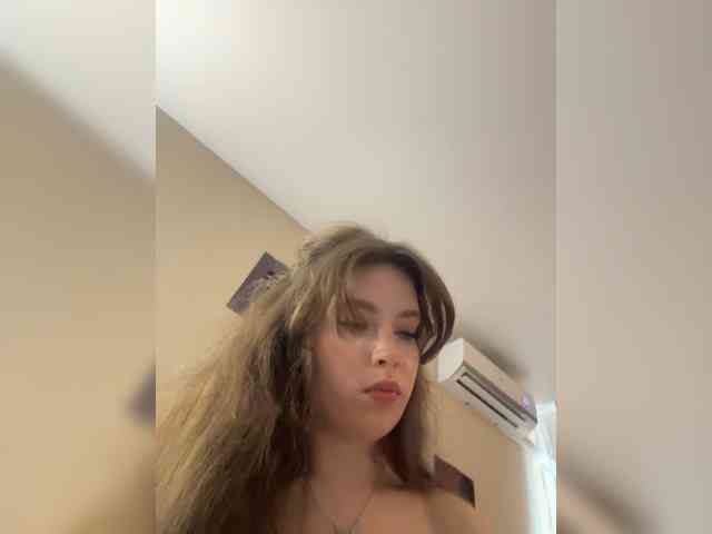YourLadyyy webcam