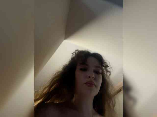 YourLadyyy webcam