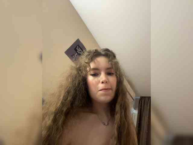 YourLadyyy webcam
