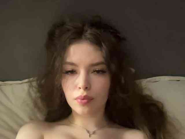 YourLadyyy webcam