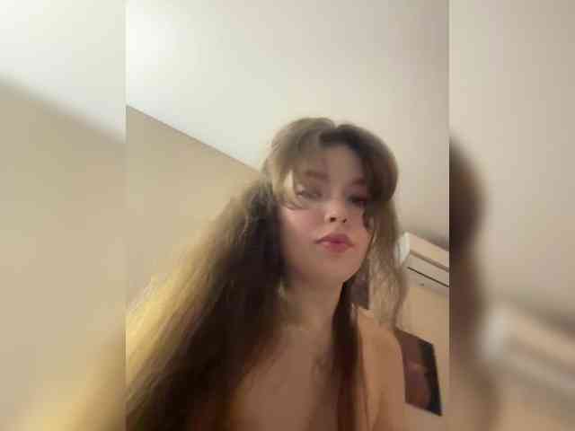 YourLadyyy webcam