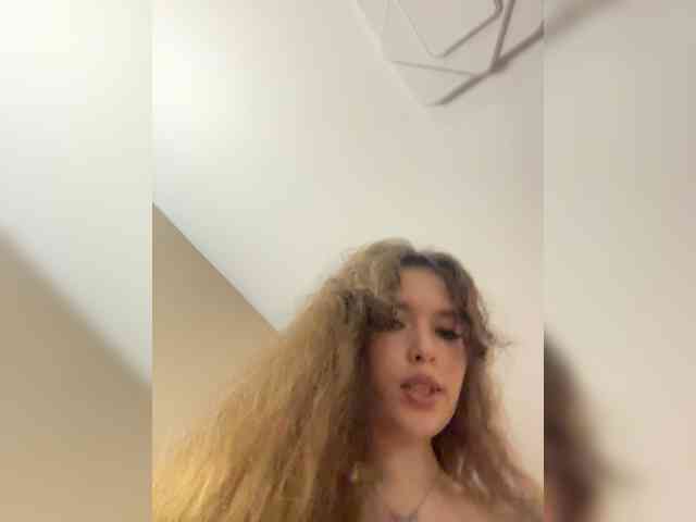 YourLadyyy webcam