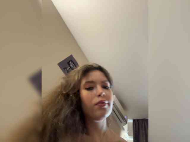 YourLadyyy webcam