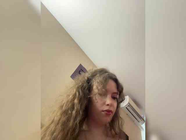 YourLadyyy webcam