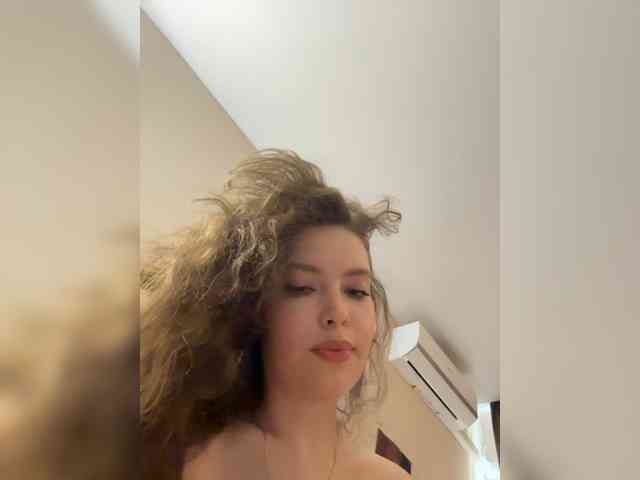 YourLadyyy webcam