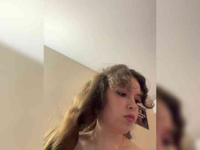 YourLadyyy webcam